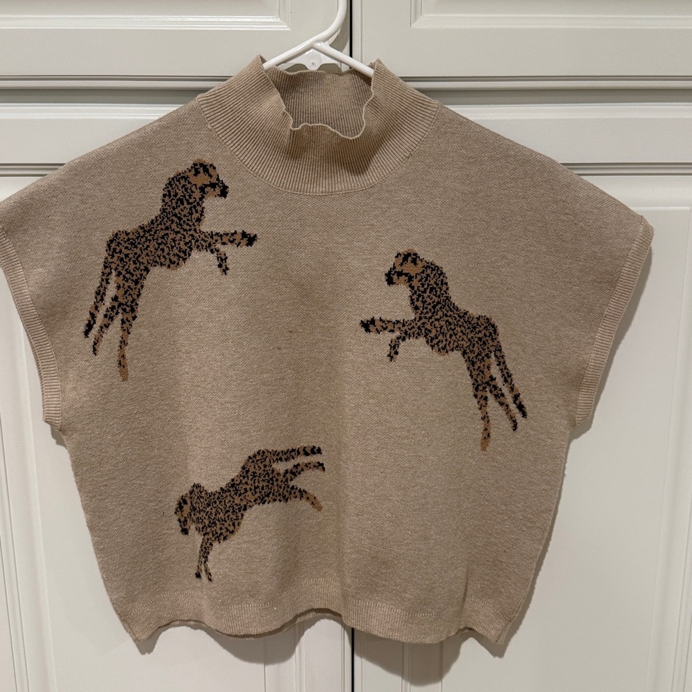 Cropped Entro boutique sweater Medium